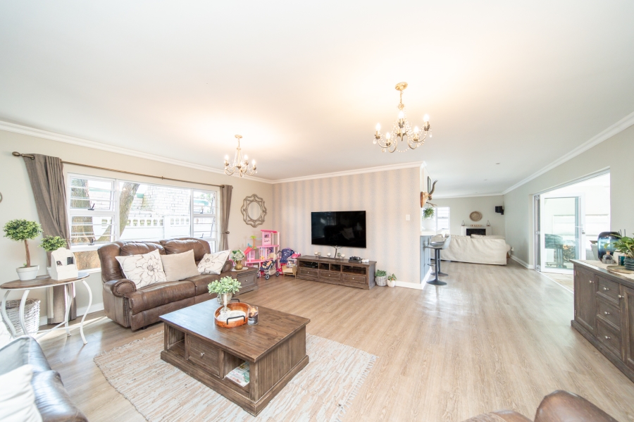 5 Bedroom Property for Sale in Selborne Eastern Cape